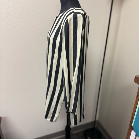Vintage Michael Blair Black and Cream Striped Blazer. Size 12 - Picture 3 of 8